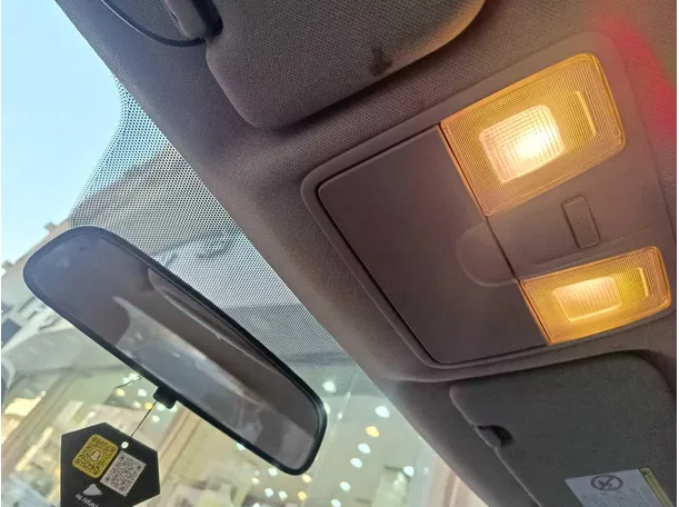 Car image 28