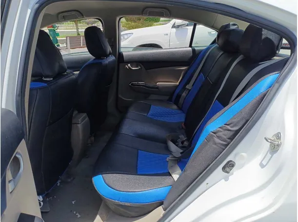 Car image 13
