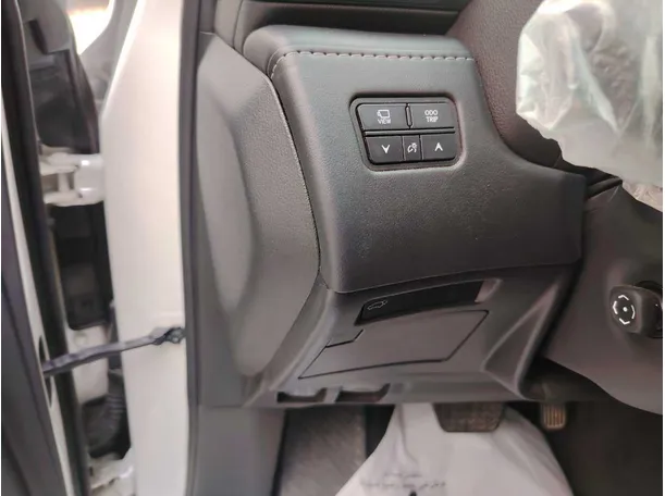 Car image 38
