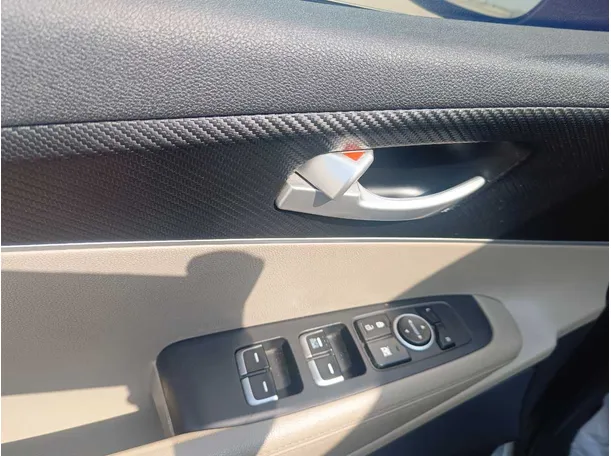 Car image 31