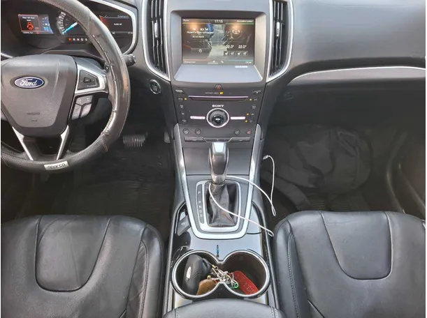 Car image 14
