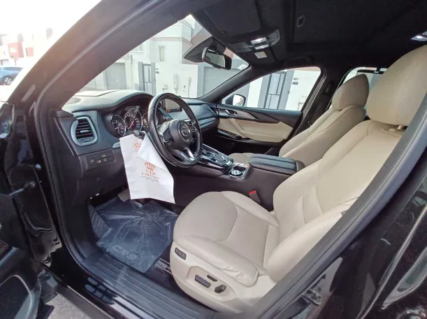 Car image 11