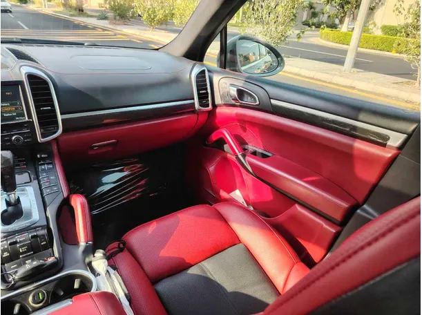 Car image 25