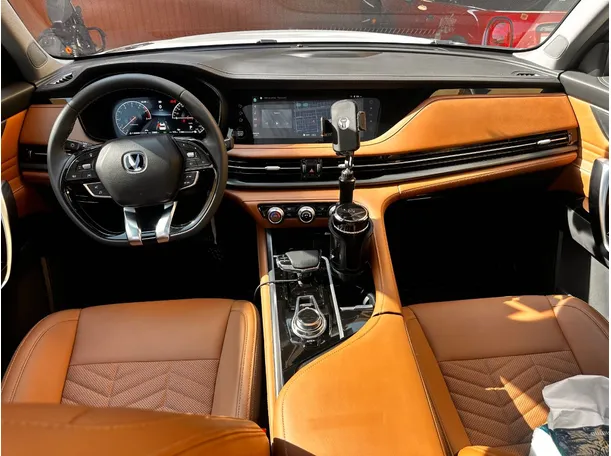 Car image 16