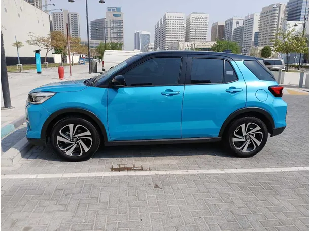 Car image 8