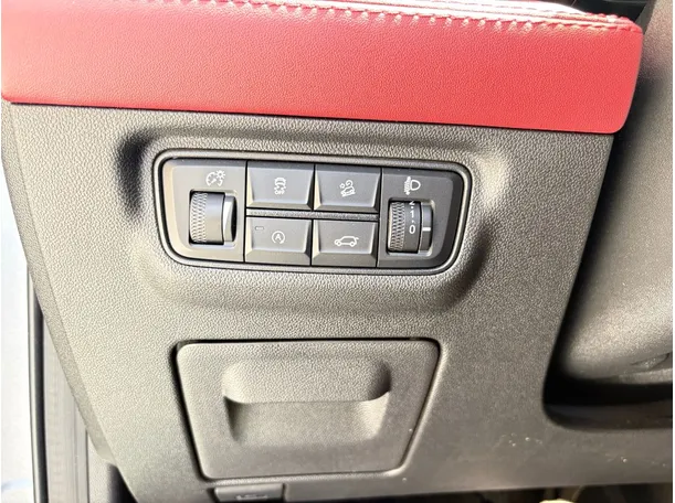 Car image 27