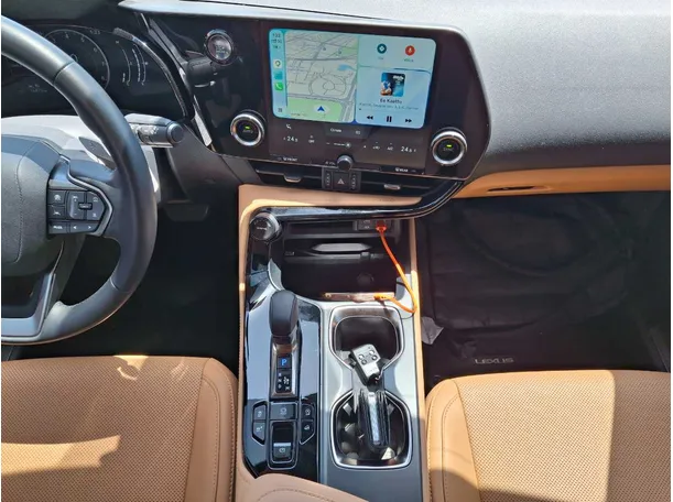 Car image 16