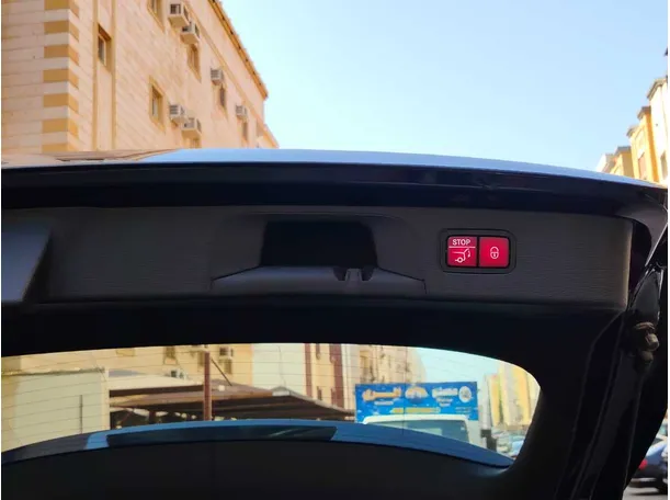 Car image 35