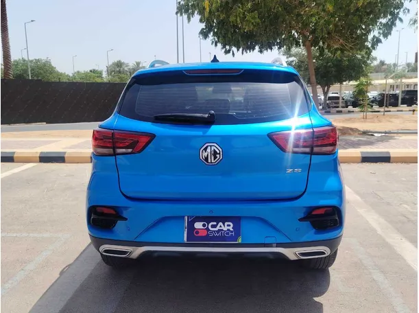 Car image 6