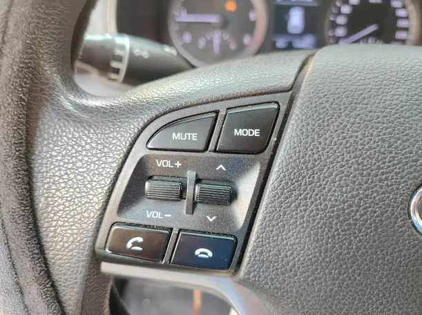 Car image 34