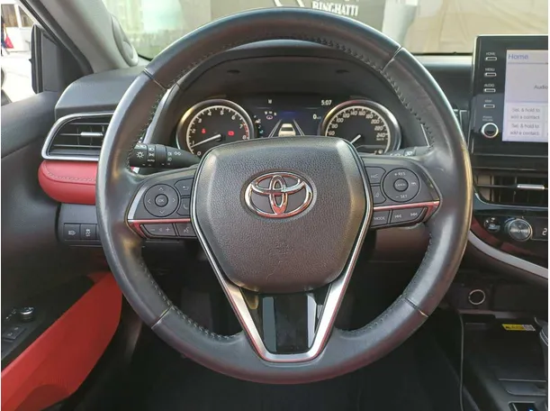 Car image 18