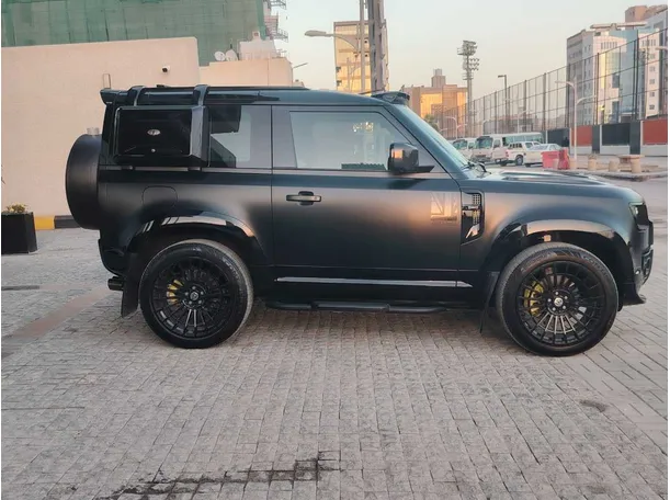 Car image 4