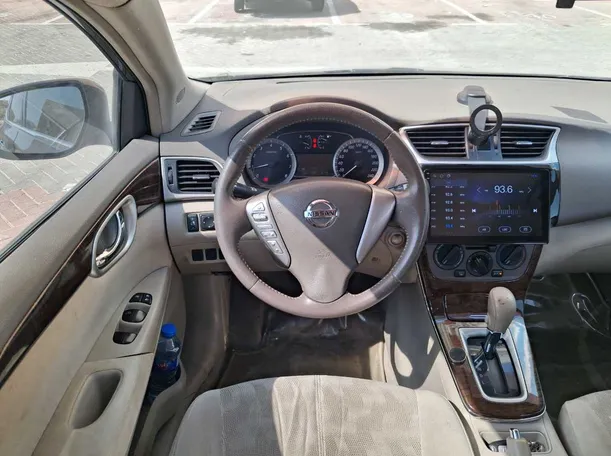 Car image 14