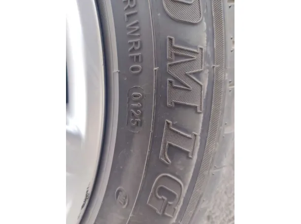 Car image 36