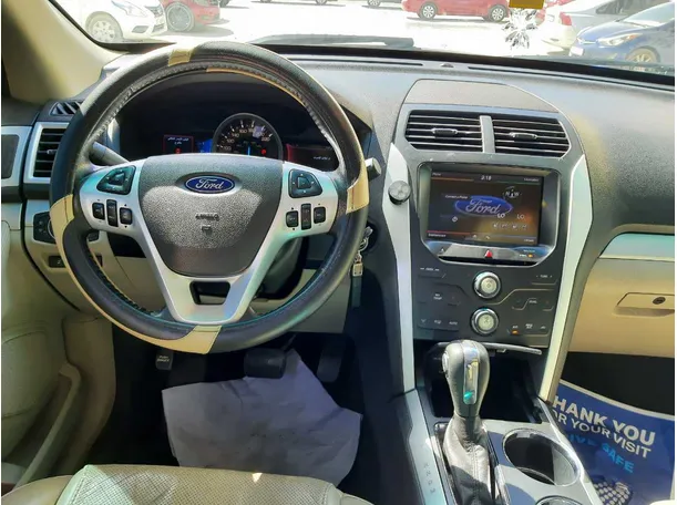 Car image 16