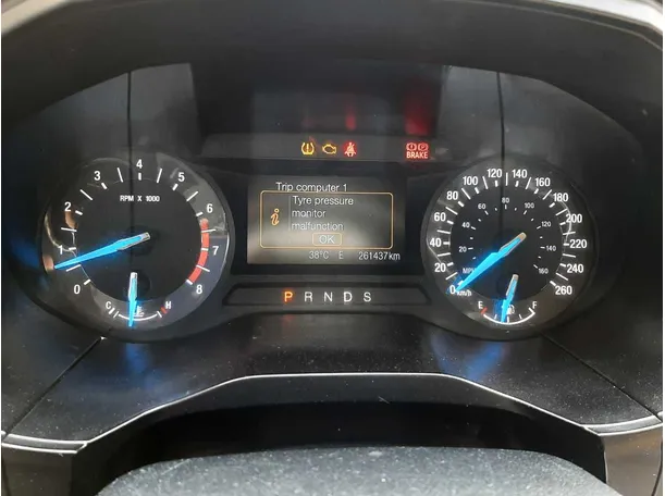 Car image 13