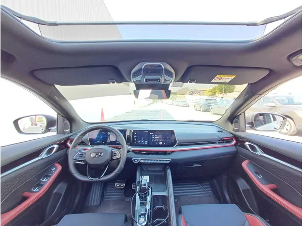 Car image 14