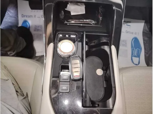 Car image 21