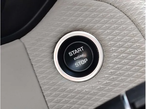 Car image 28