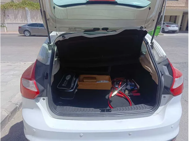 Car image 25
