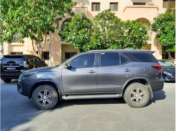 Car image 8