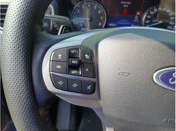 Car image 24