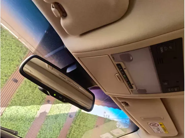 Car image 36