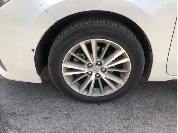 Car image 10