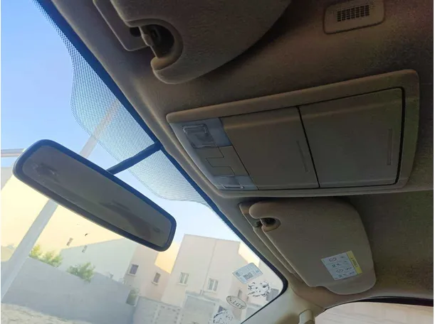 Car image 32