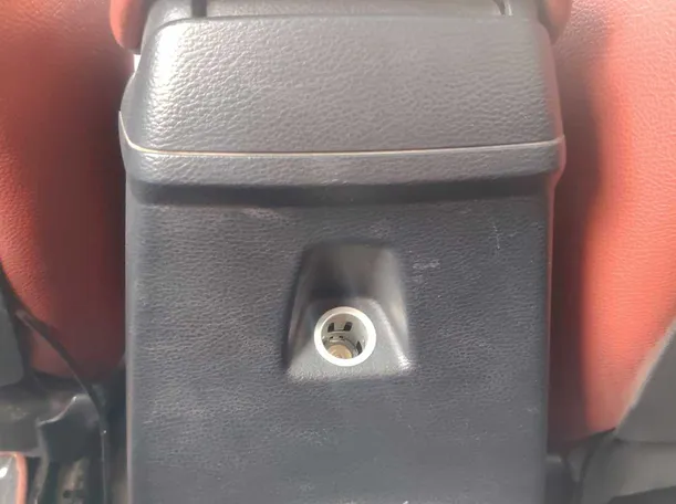 Car image 31