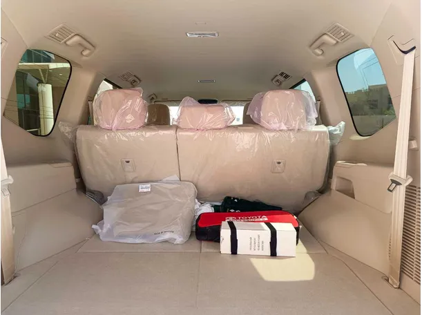 Car image 32