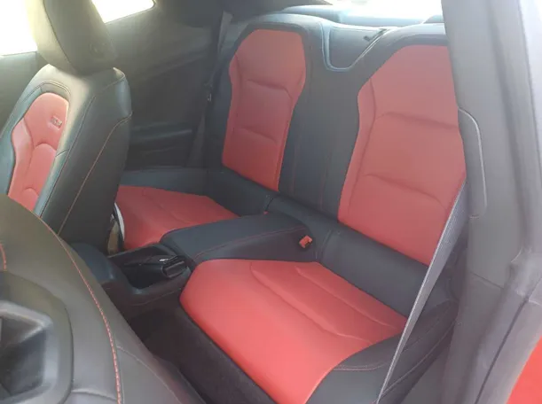 Car image 14