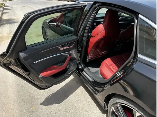 Car image 13