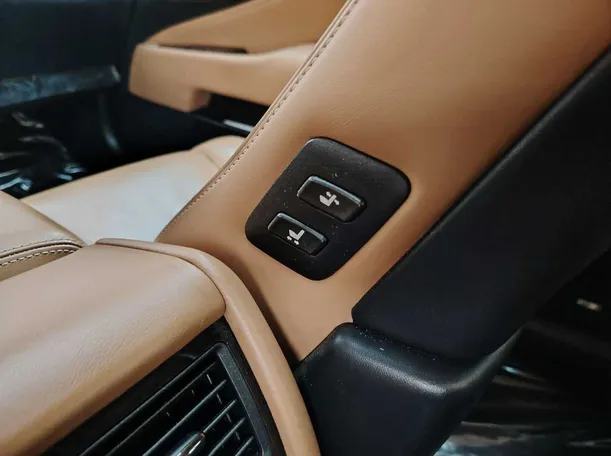 Car image 41
