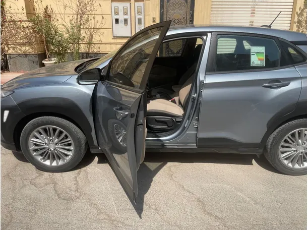 Car image 11