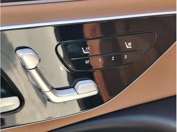 Car image 29