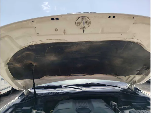 Car image 28