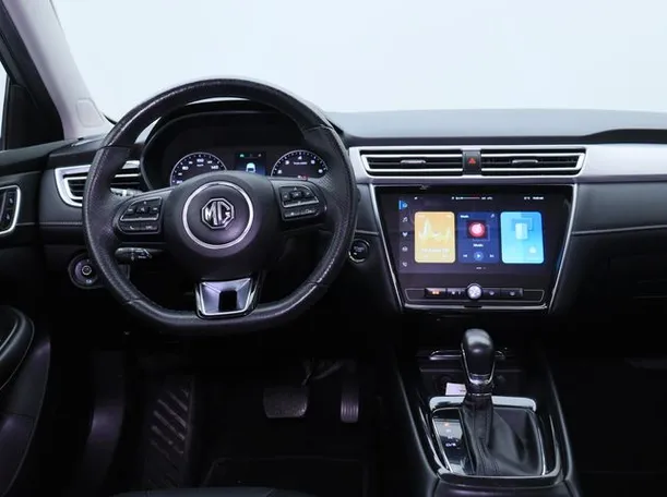 Car image 15