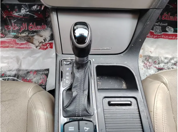 Car image 19