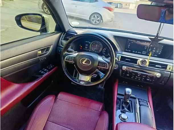 Car image 24