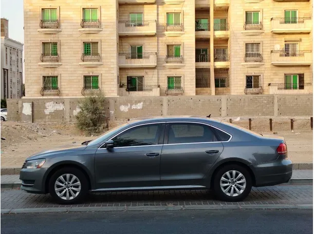 Car image 8