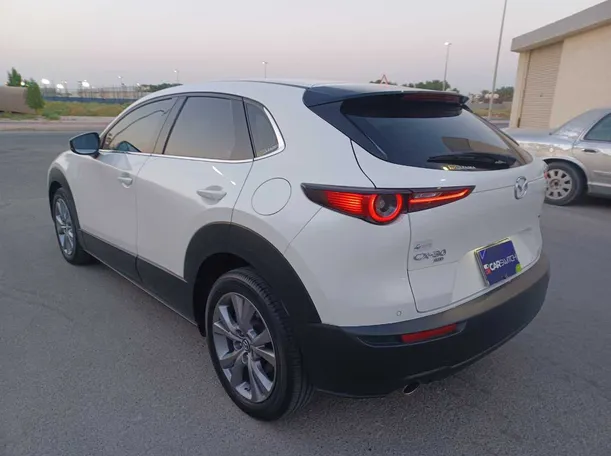 Car image 7