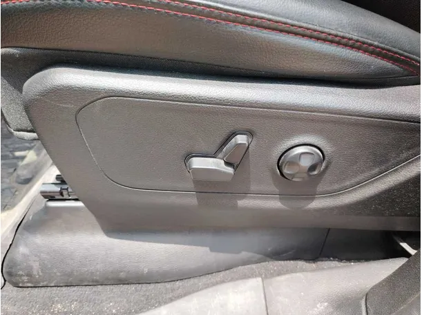 Car image 35
