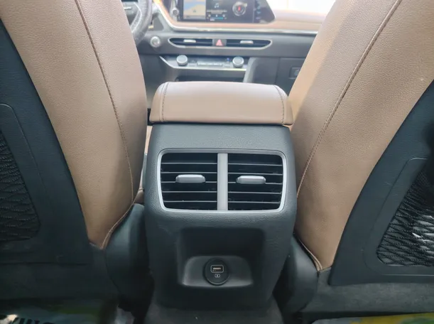 Car image 34