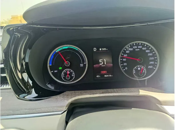 Car image 29
