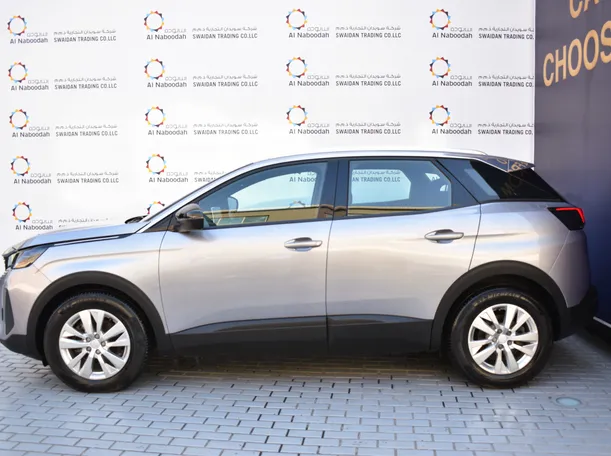 Car image 8