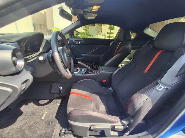 Car image 12