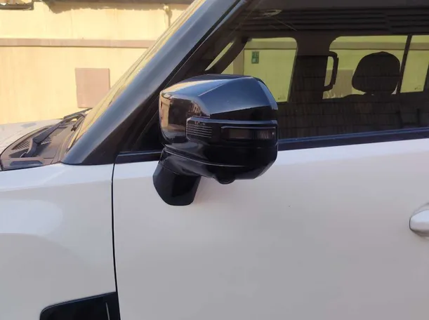 Car image 30