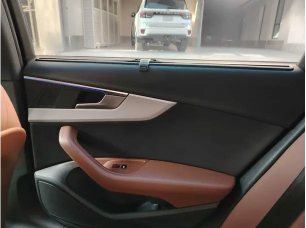Car image 38
