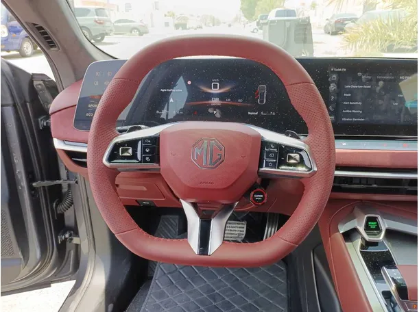 Car image 17
